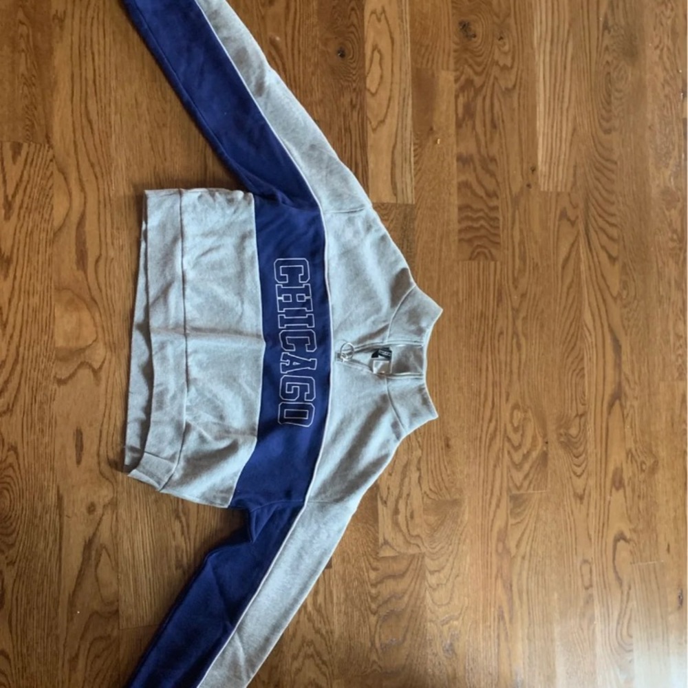cropped hoodie never worn